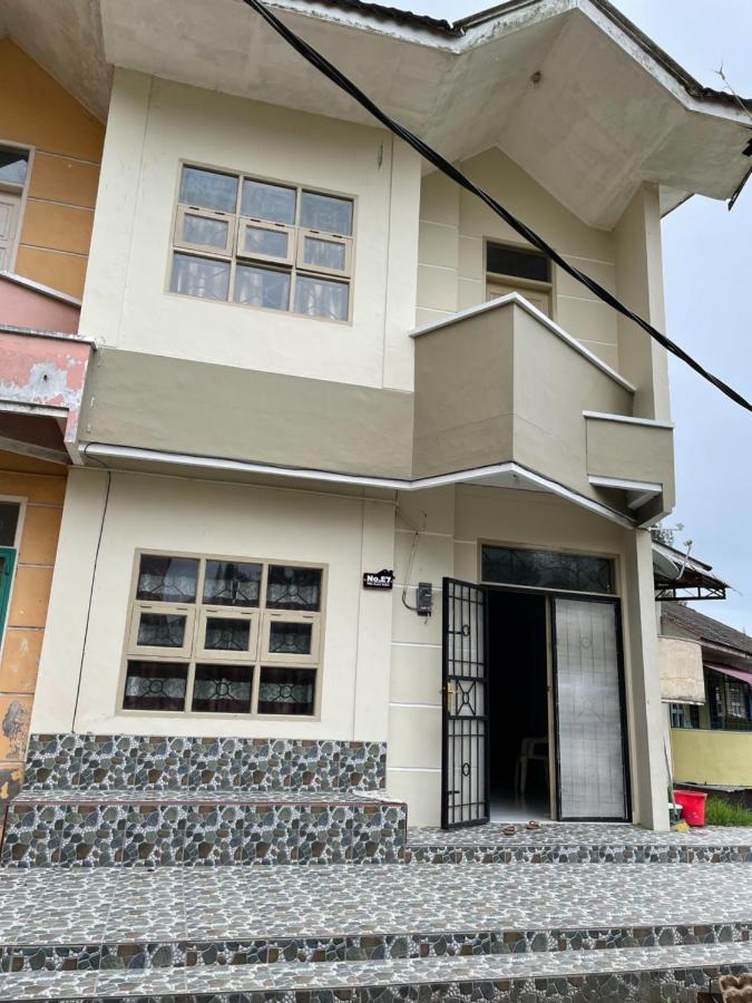 Villa Bukit Indah Berastagi Eksteriør bilde